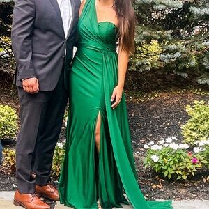 Elegant Green Strapless Gown